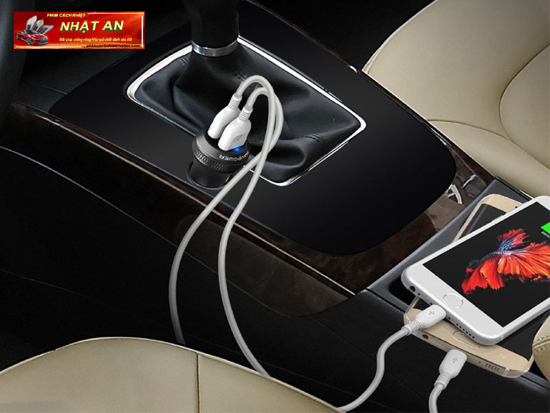 Đồ vật không để trong ô tô khi trời nắng các thiết bị điện tử